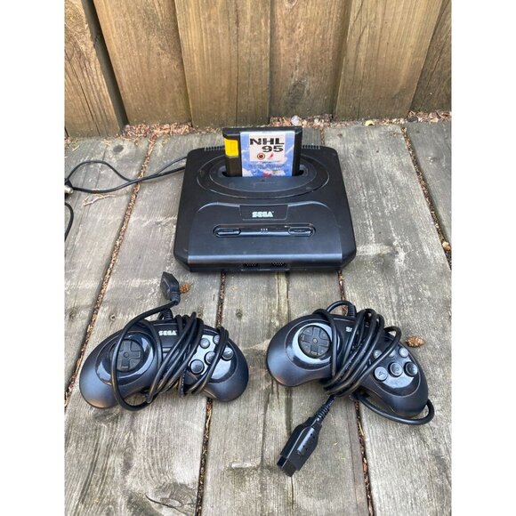 Vintage Sega Genesis Console With 2 Controllers & Game - Tested Working Black - Picture 2 of 7